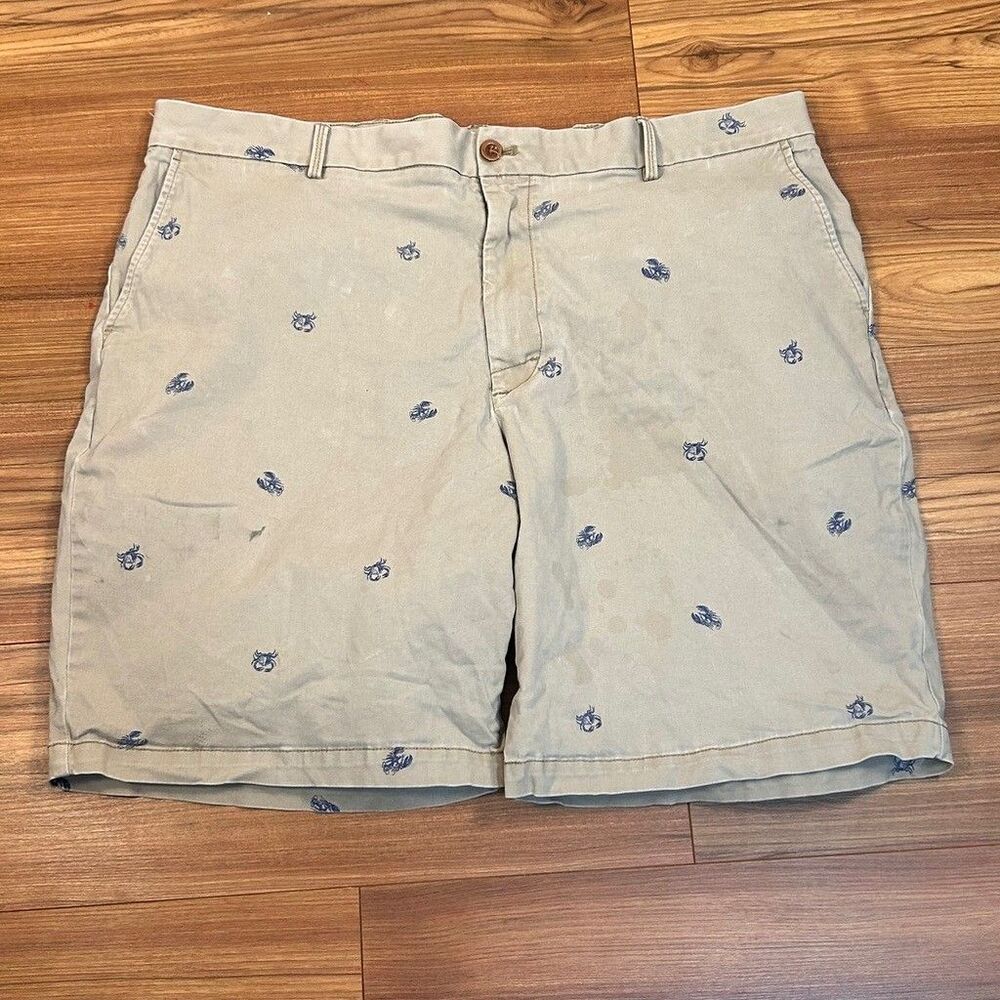 IZOD Saltwater Mens Chino Shorts Size 44 Beige Crab Lobster Embroidered Stretch